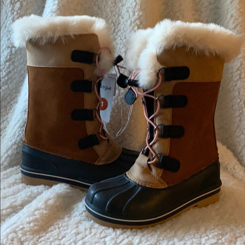 Brand New Girls Winter Fashionable Fuzzy Boots